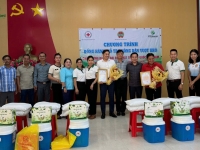 VITAL NONI PHỐI HỢP CÙNG HỘI NÔNG DÂN, HỘI CHỮ THẬP ĐỎ TỈNH KIÊN GIANG TRAO TẶNG 50 PHẦN QUÀ CHO CÁC HỘ NGHÈO, NGƯỜI CÓ HOÀN CẢNH KHÓ KHĂN