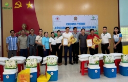 VITAL NONI PHỐI HỢP CÙNG HỘI NÔNG DÂN, HỘI CHỮ THẬP ĐỎ TỈNH KIÊN GIANG TRAO TẶNG 50 PHẦN QUÀ CHO CÁC HỘ NGHÈO, NGƯỜI CÓ HOÀN CẢNH KHÓ KHĂN
