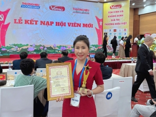 CÔNG TY VITAL NHẬN CHỨNG NHẬN VÀ CÚP “THƯƠNG HIỆU NỔI TIẾNG VÌ SỰ PHÁT TRIỂN KINH TẾ QUỐC GIA 2025”
